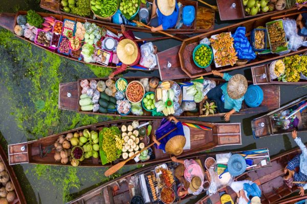 The World on a Plate: A Deep Dive into International Flavors and Culinary Traditions